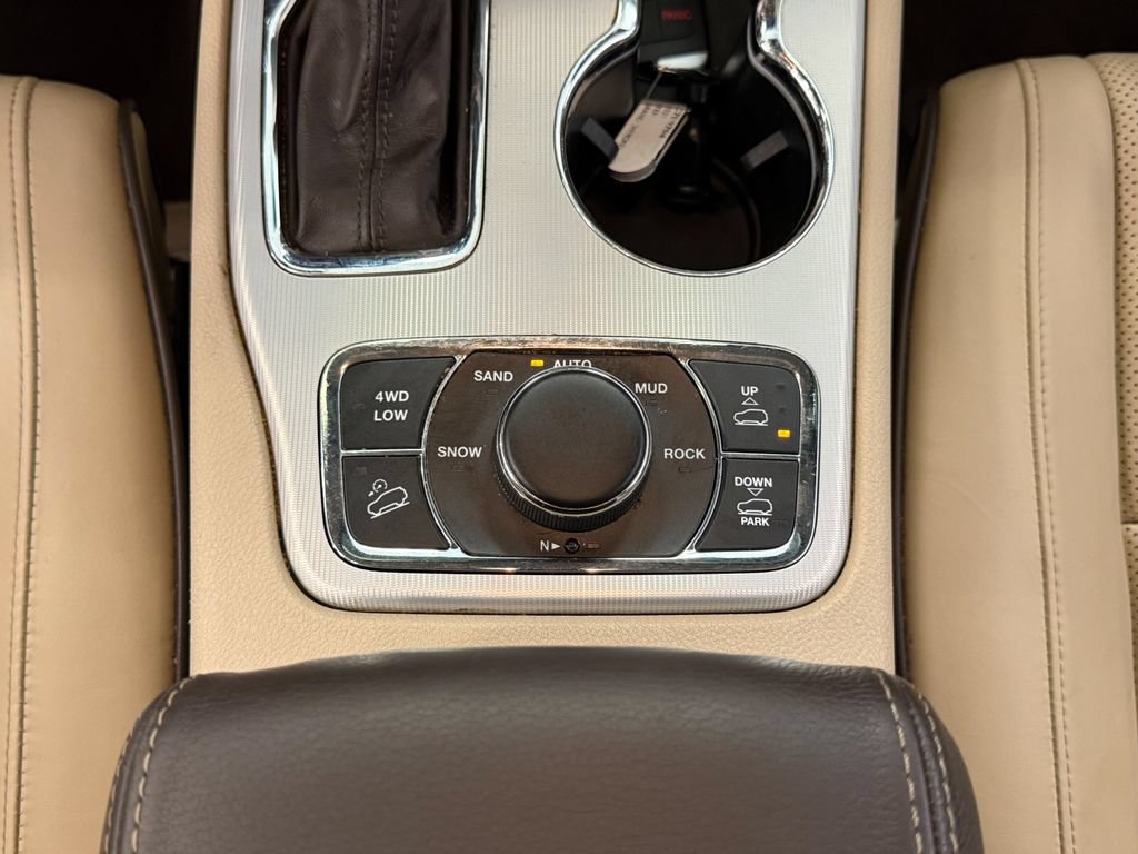 Used 2021 Jeep Grand Cherokee Summit AWD/4WD image 28