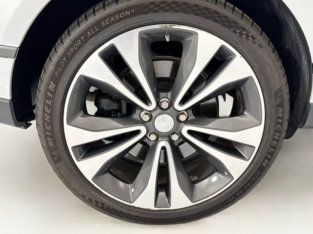 Used 2021 Land Rover Range Rover SV Autobiography Dynamic image 32