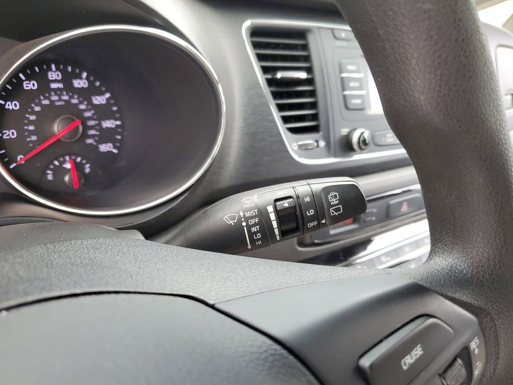 Used 2016 Kia Sedona LX image 25