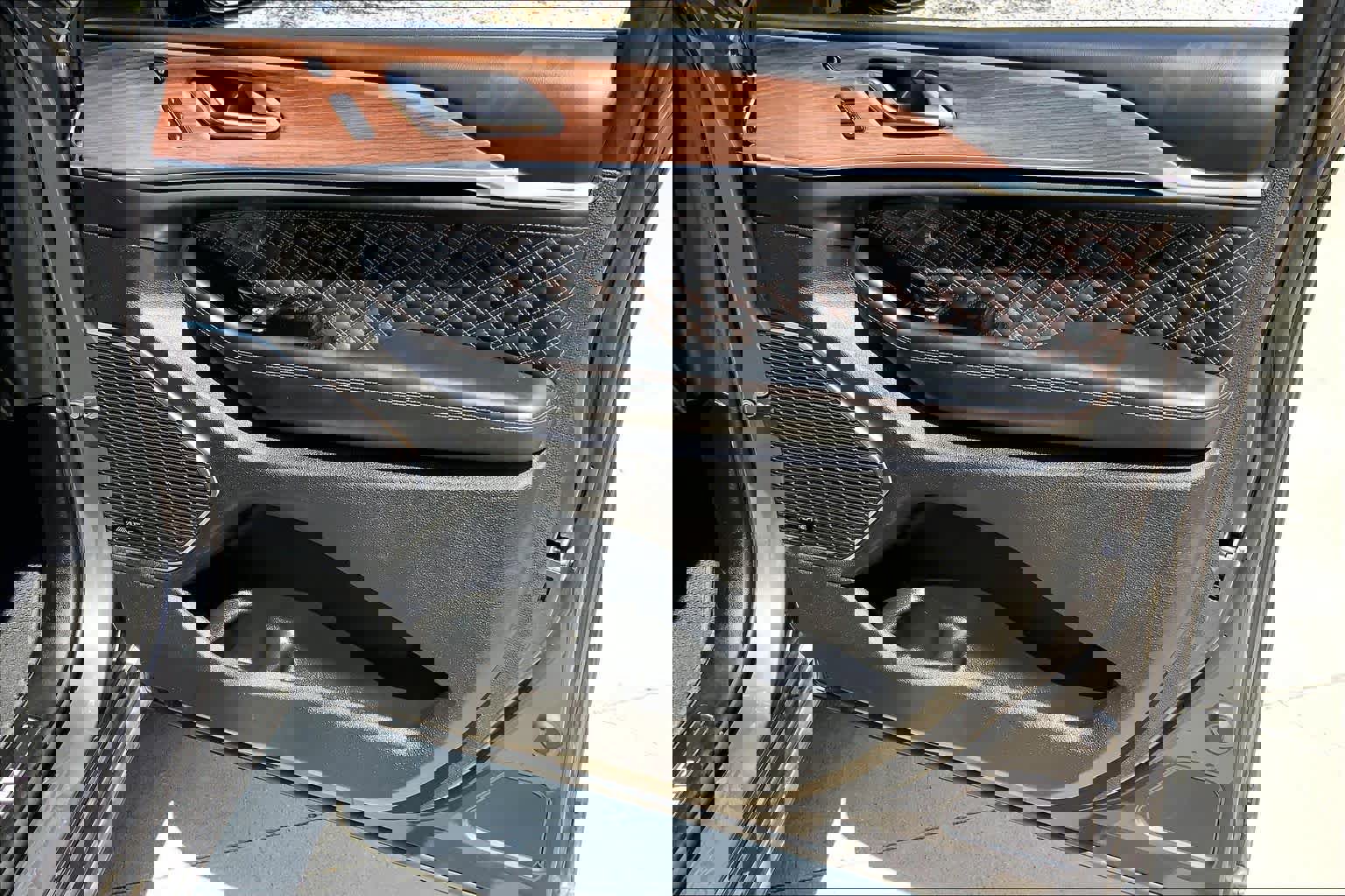 Used 2024 Jeep Grand Cherokee L Summit w/ High Altitude Package image 22