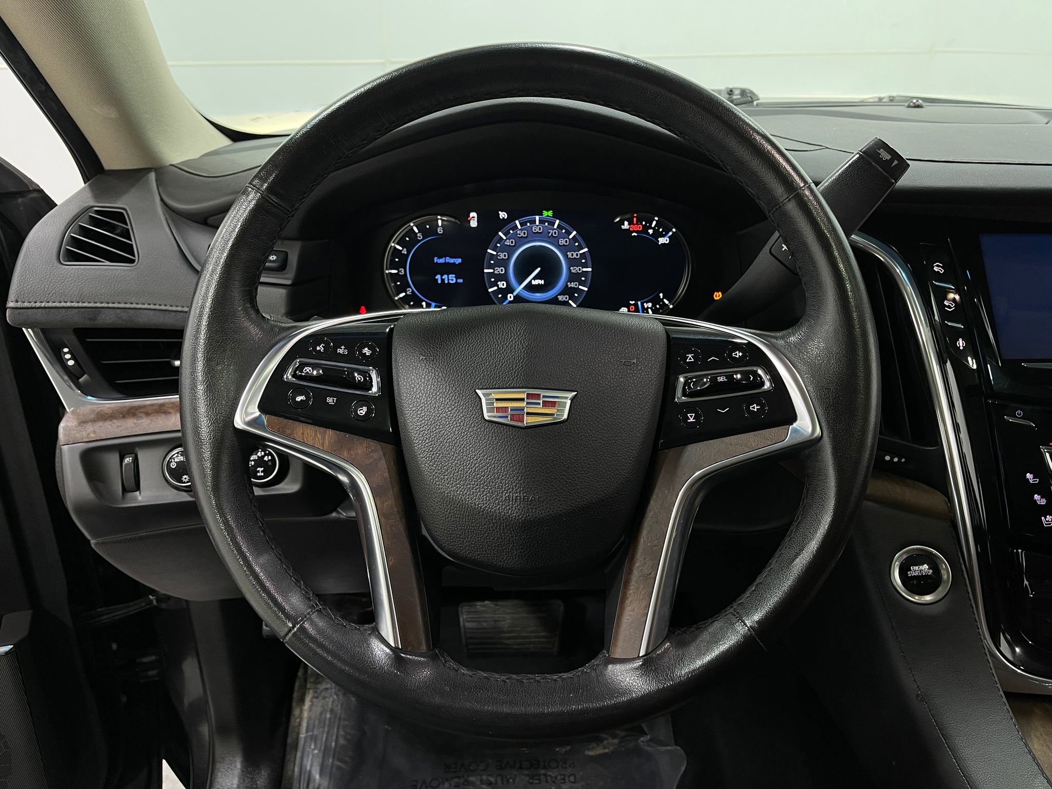 Used 2016 Cadillac Escalade ESV Luxury image 21