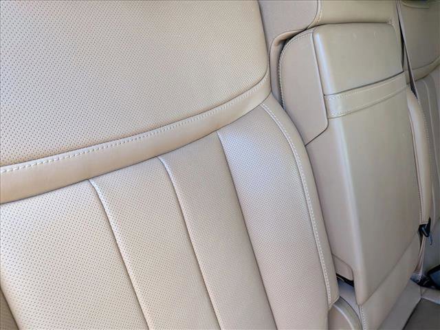 Used 2023 Land Rover Range Rover Long Wheelbase SE image 18