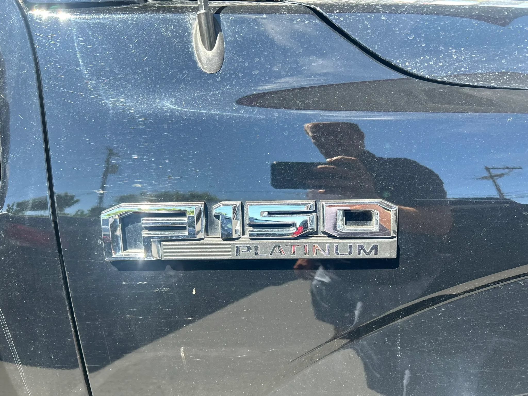 Used 2018 Ford F150 Platinum w/ Equipment Group 701A Luxury AWD/4WD image 4