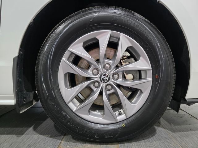 Used 2023 Toyota Sienna XLE w/ XLE Plus Package image 26