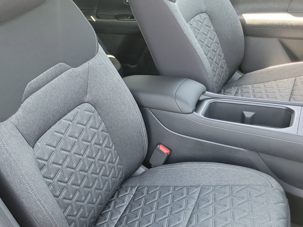 New 2026 Nissan Kicks SV w/ Charging Package FWD image 18