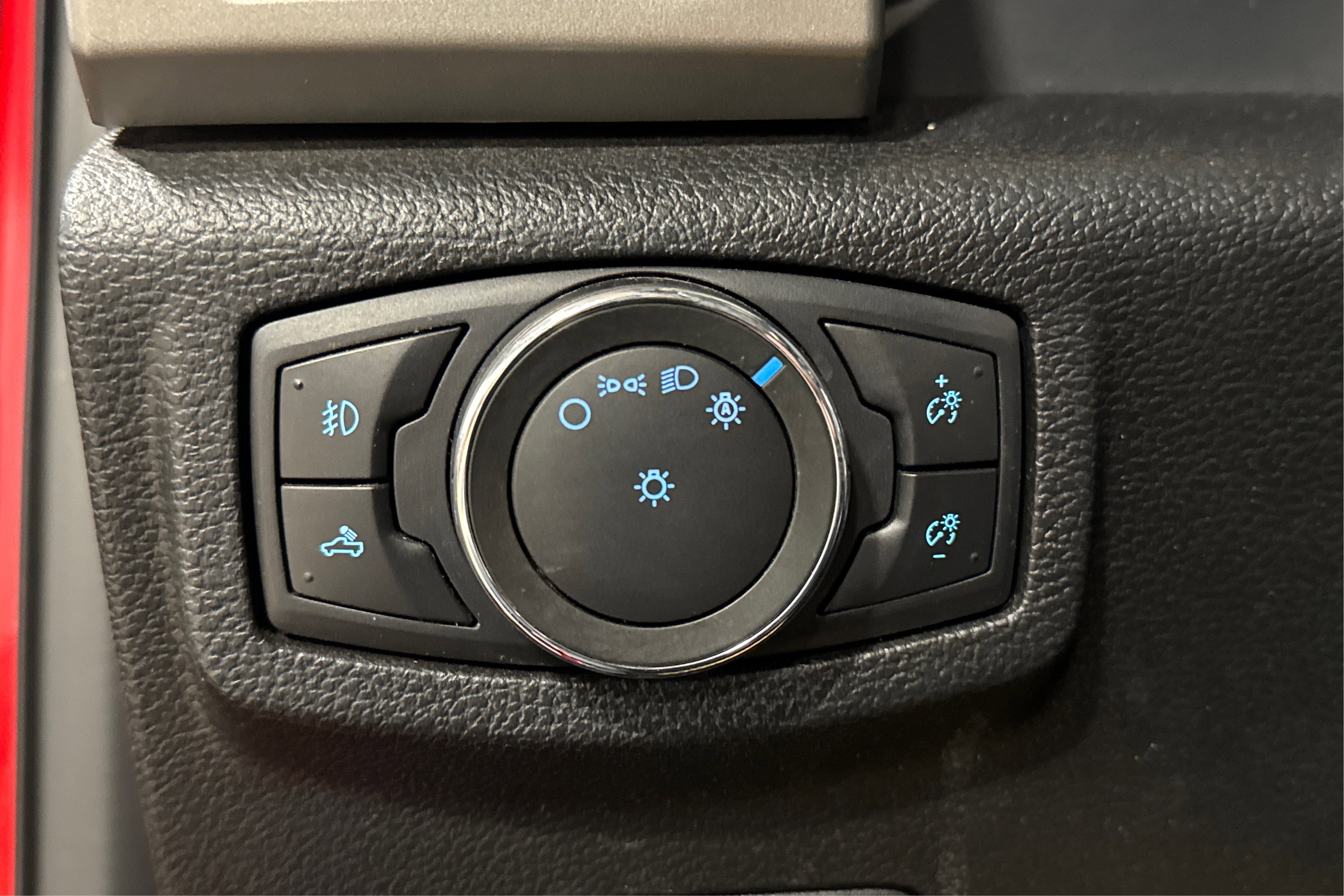 Used 2020 Ford F150 Lariat w/ Equipment Group 502A Luxury image 22