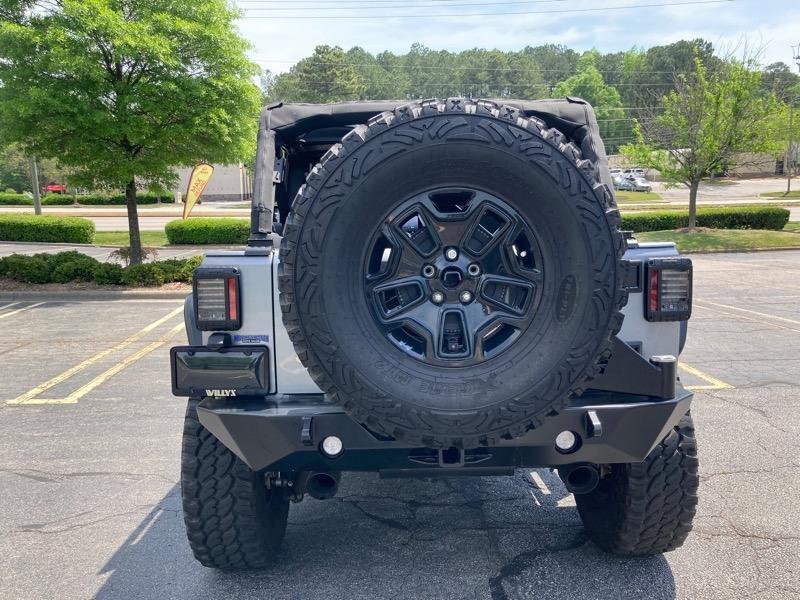 Used 2018 Jeep Wrangler Unlimited Sport image 32