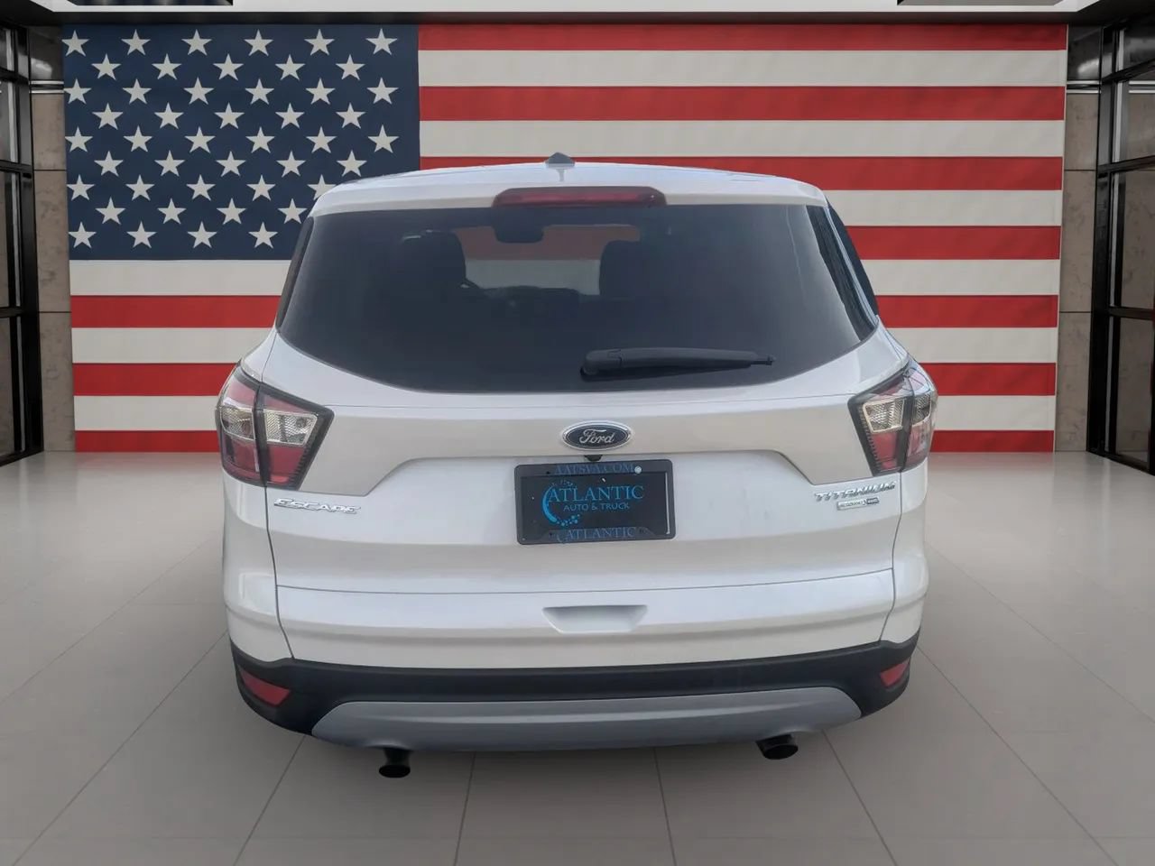 Used 2018 Ford Escape Titanium w/ Ford Safe & Smart Package AWD/4WD image 20