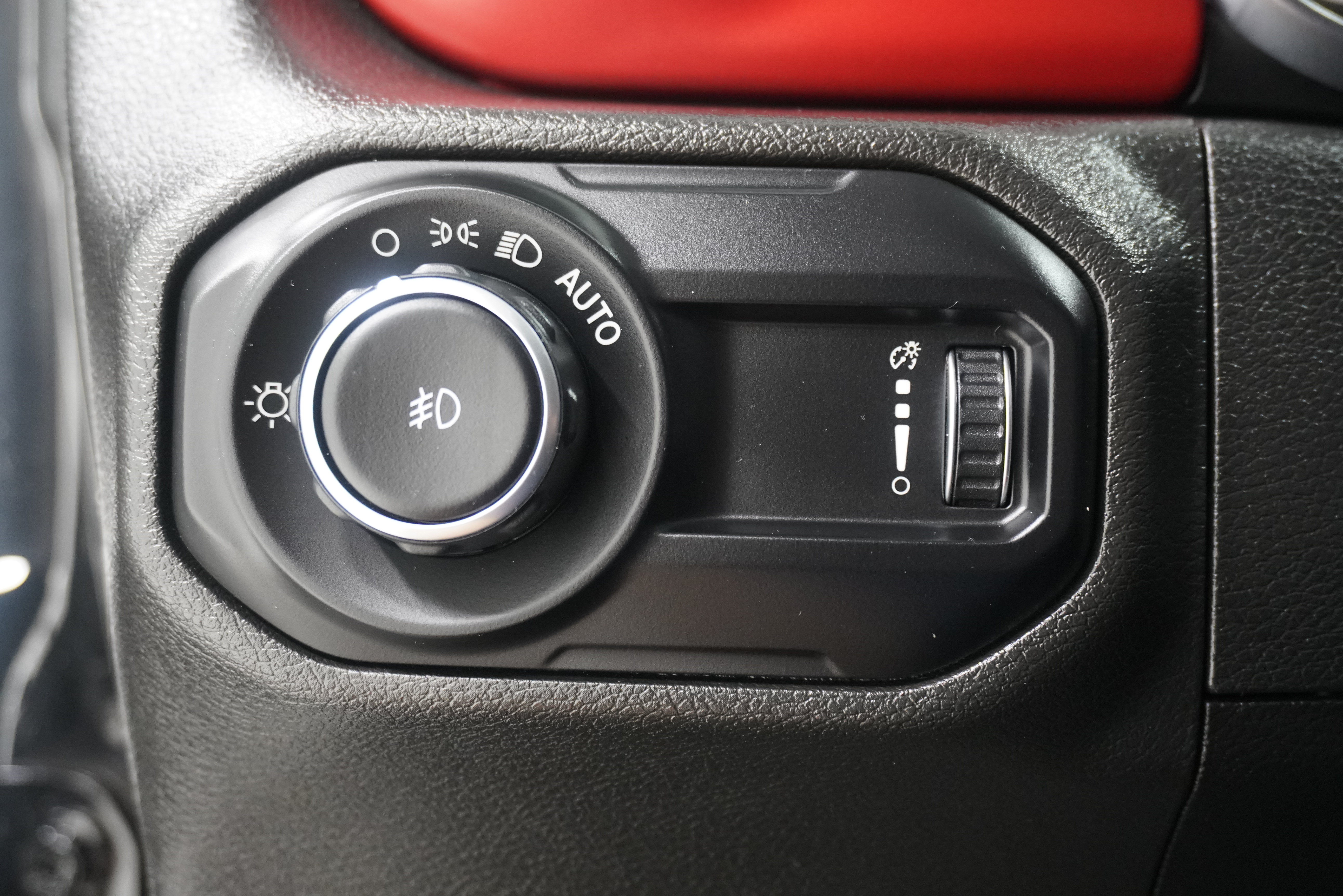 Used 2023 Jeep Wrangler Rubicon w/ Cold Weather Group AWD/4WD image 28