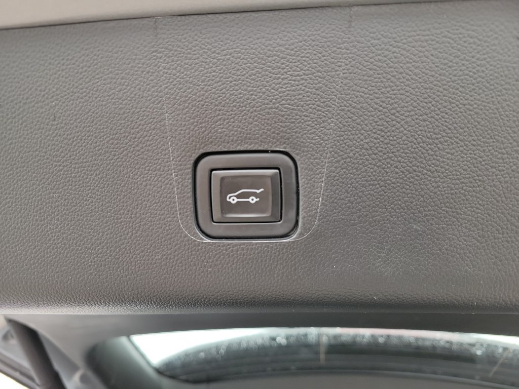 Certified 2023 Chevrolet Traverse LT w/ LT Premium Package AWD/4WD image 39