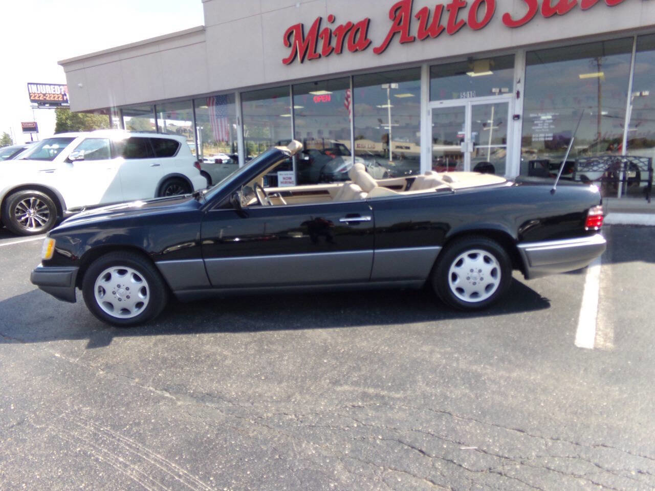 Used 1994 Mercedes-Benz E 320 Convertible image 17