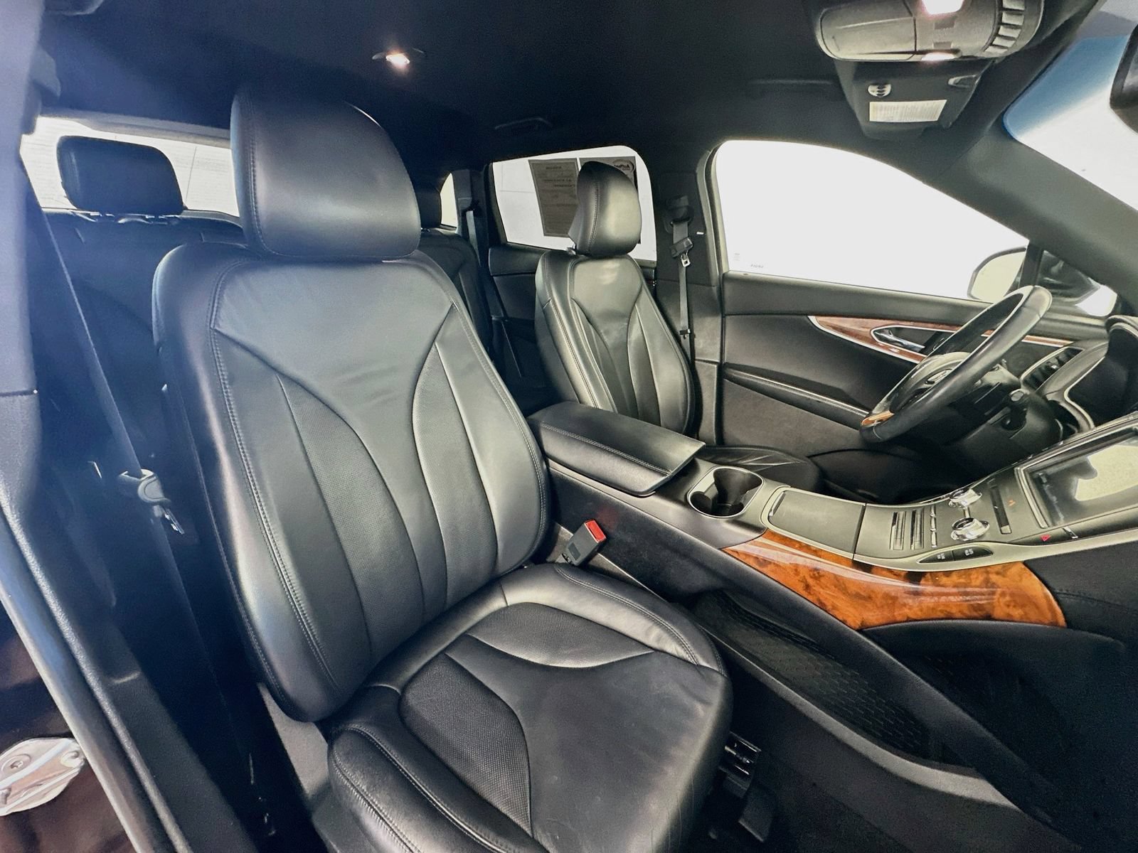 Used 2017 Lincoln MKX Select w/ Select Plus Package FWD image 29