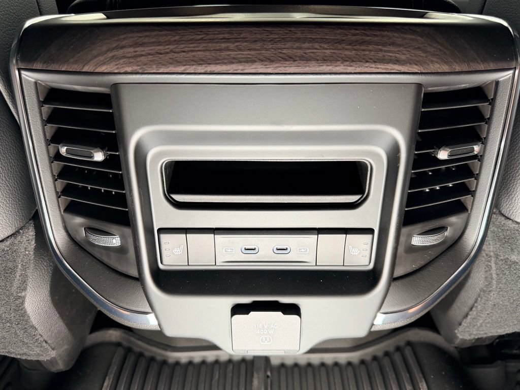 New 2026 RAM 2500 Laramie AWD/4WD image 11