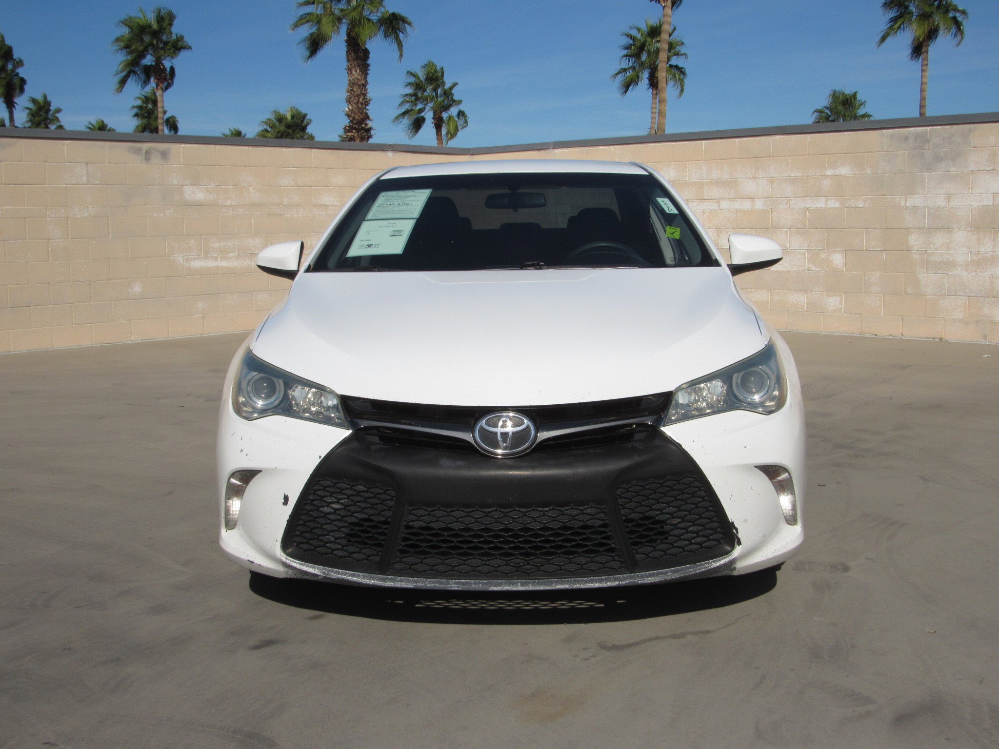 Used 2016 Toyota Camry image 3