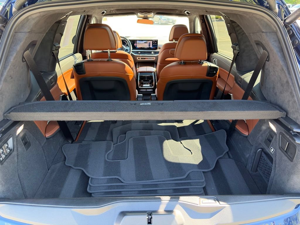 Certified 2027 BMW X7 xDrive40i w/ M Sport Package AWD/4WD image 24