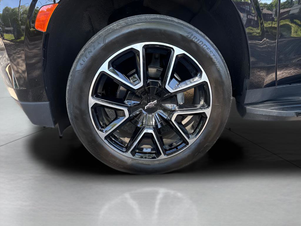 Used 2024 Chevrolet Tahoe RST w/ Luxury Package AWD/4WD image 5