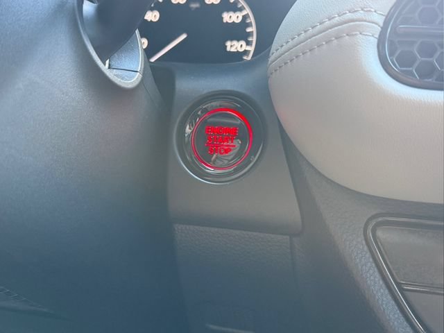 Certified 2025 Honda HR-V LX image 29