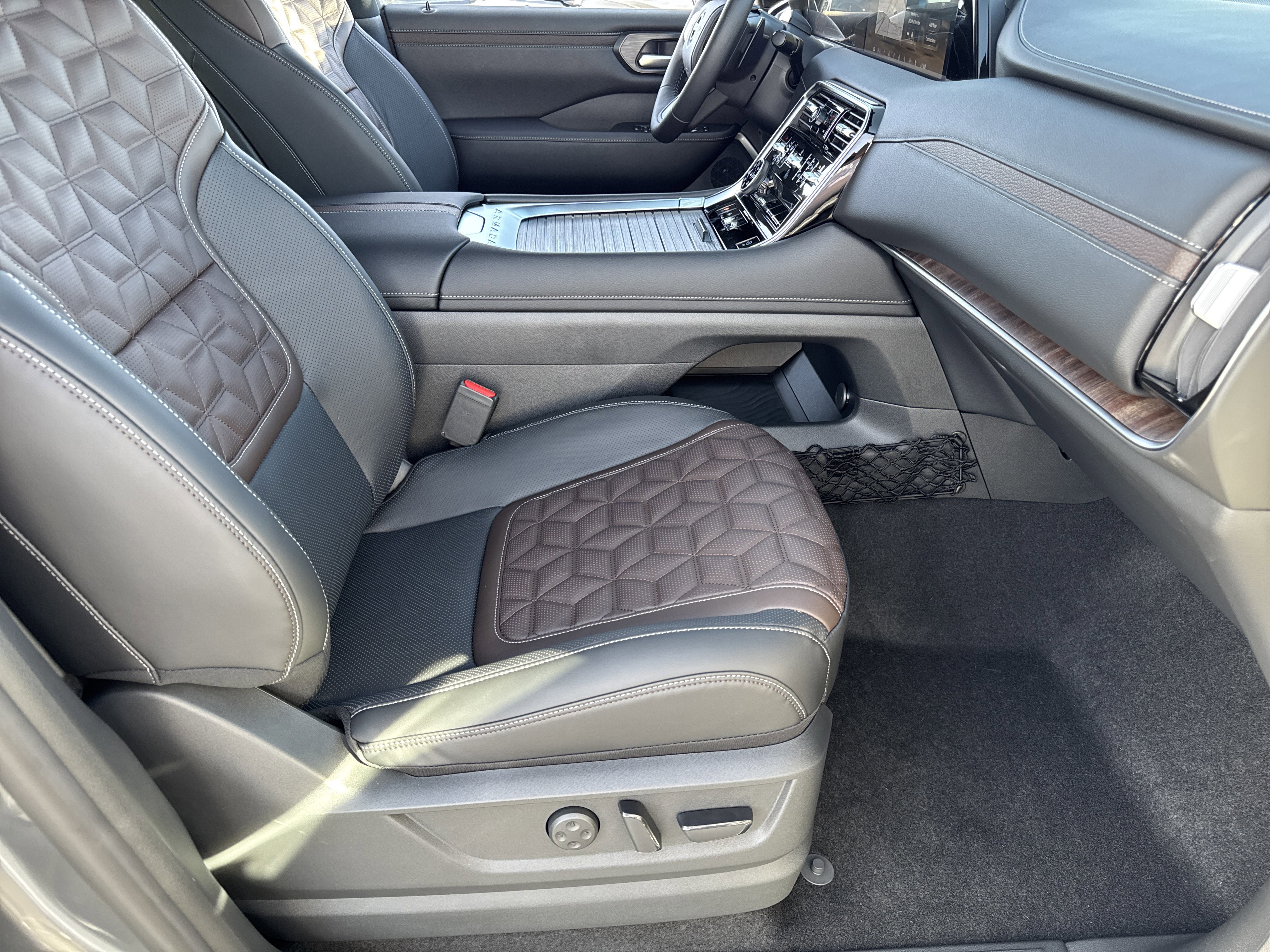 New 2026 Nissan Armada Platinum w/ Convenience Package image 24