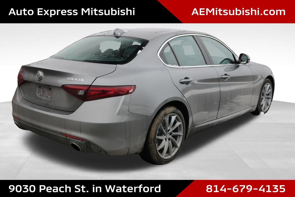 Used 2017 Alfa Romeo Giulia AWD image 3