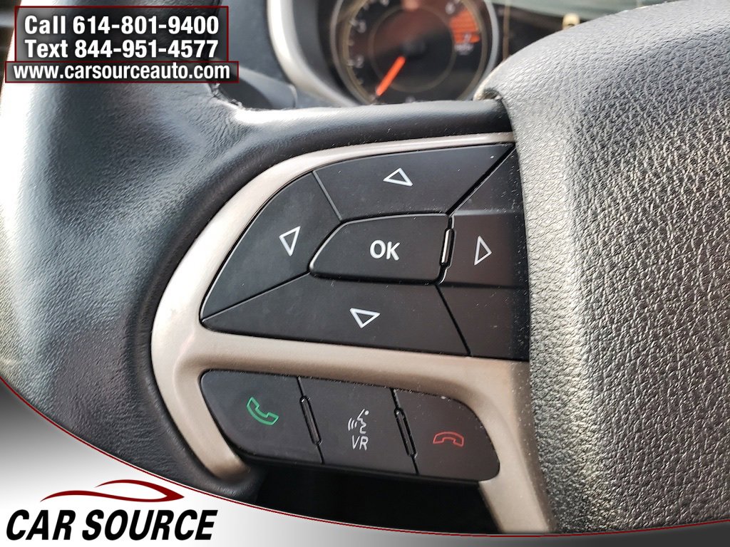 Used 2016 Jeep Cherokee Latitude w/ Cold Weather Group image 13