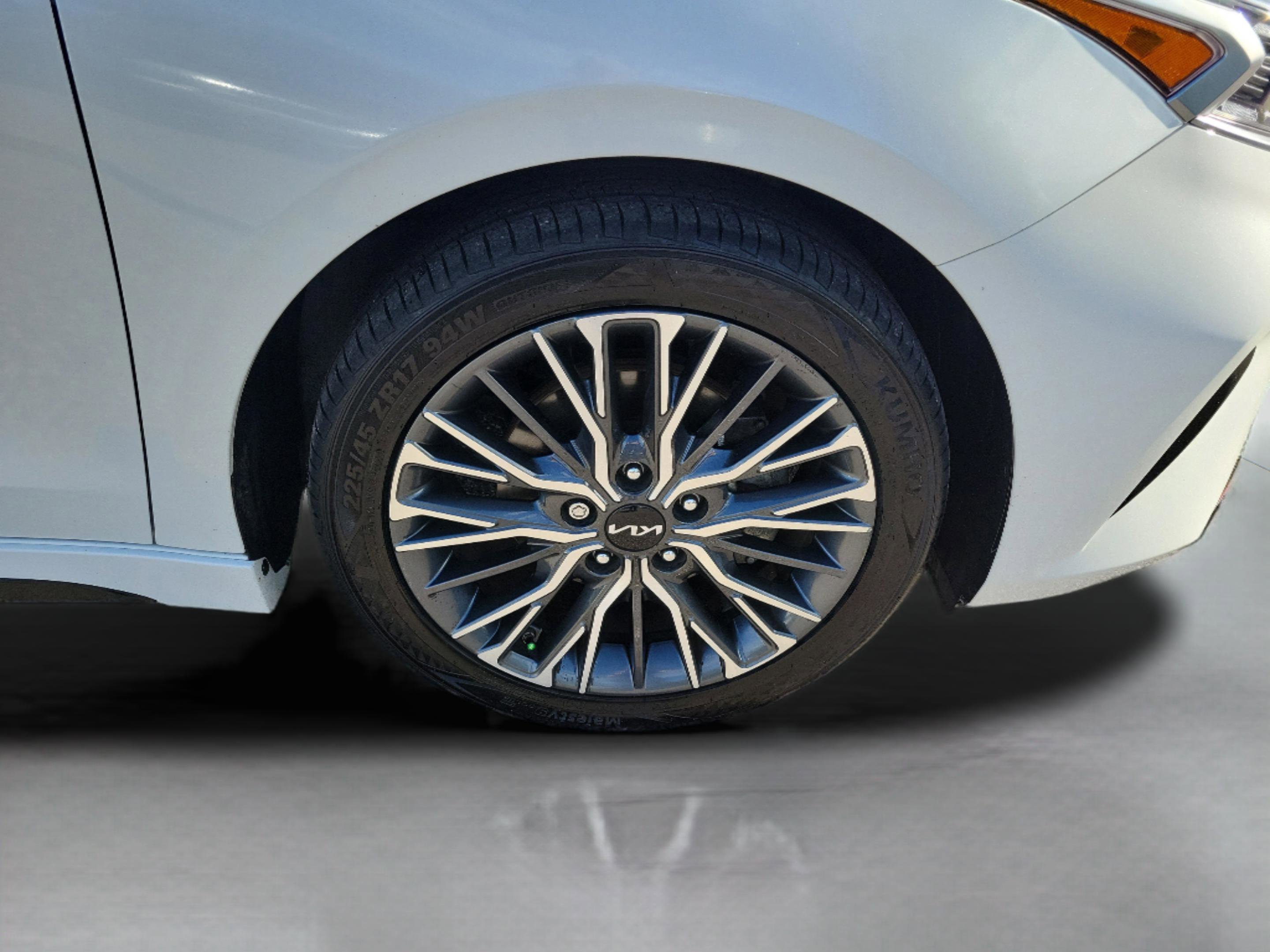 Used 2023 Kia Forte GT-Line w/ GT-Line Premium Package FWD image 30