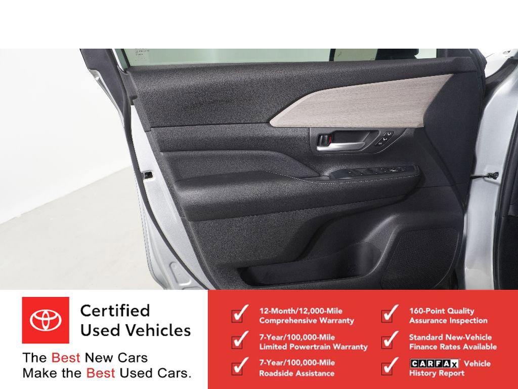 Certified 2024 Toyota Grand Highlander AWD image 14