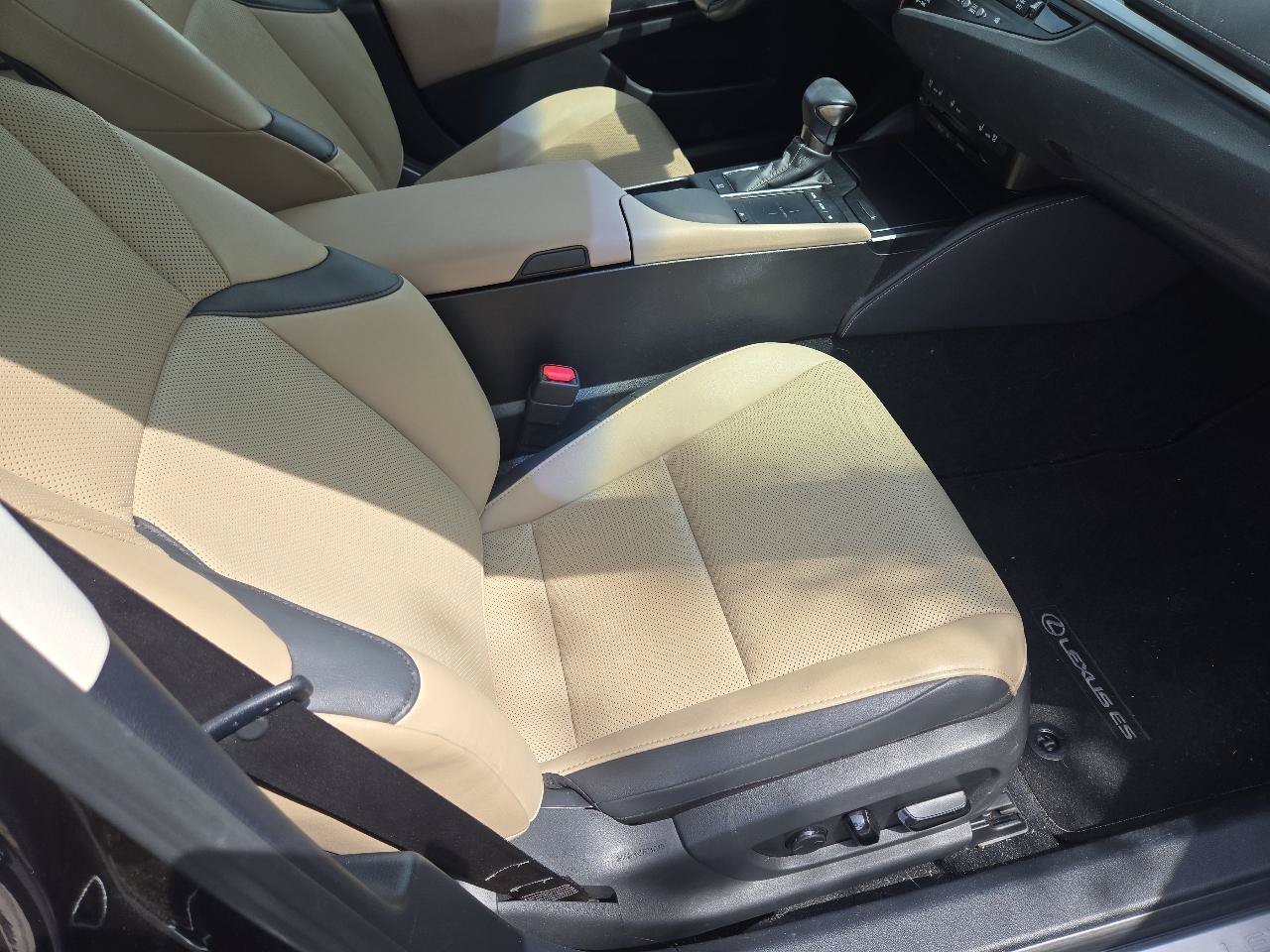 Used 2020 Lexus ES 350 w/ Premium Package FWD image 35