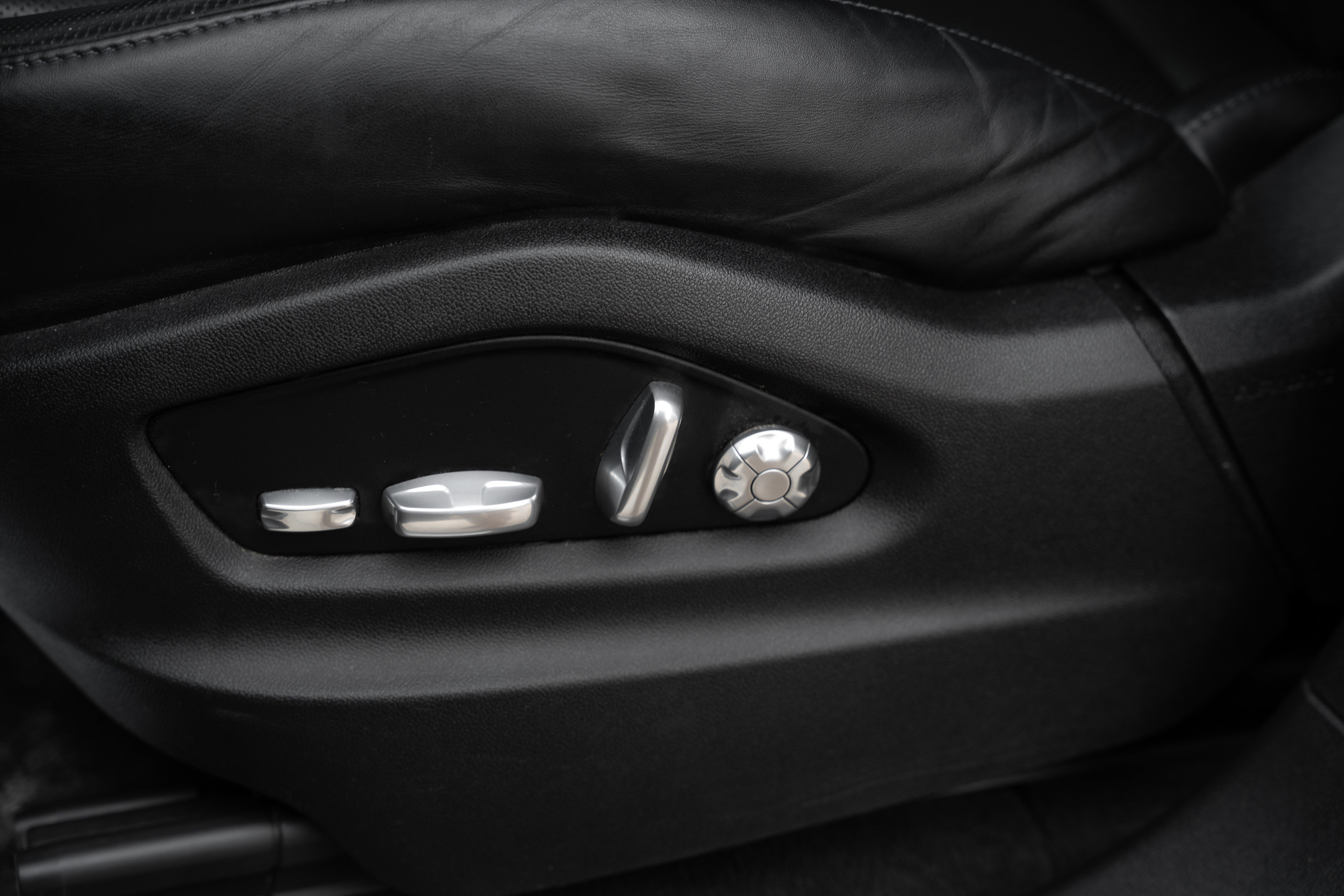 Used 2021 Porsche Cayenne Coupe AWD/4WD image 22
