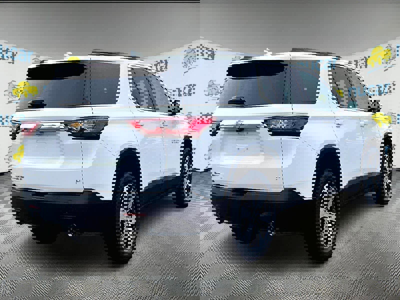 Used 2020 Chevrolet Traverse LT w/ LT Premium Package image 6