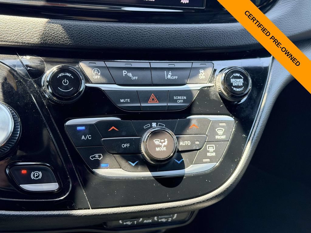 Certified 2025 Chrysler Pacifica Select FWD image 19