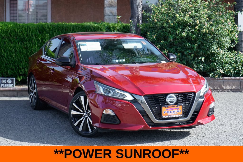 Used 2022 Nissan Altima 2.0 SR FWD image 2