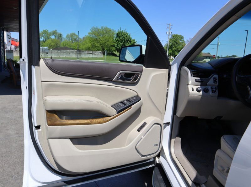 Used 2016 GMC Yukon XL Denali w/ Open Road Package AWD/4WD image 11