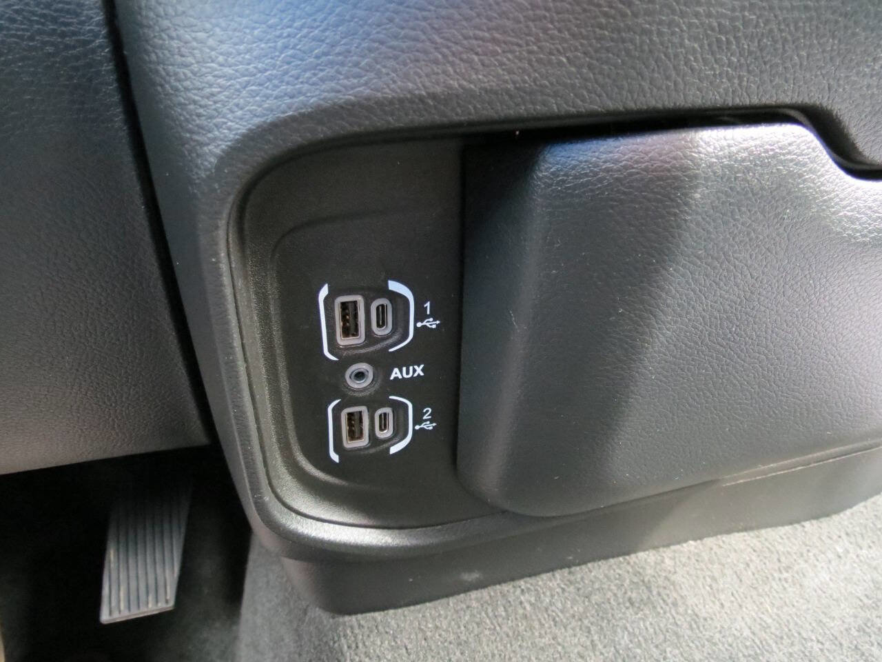 Used 2023 RAM 1500 Big Horn image 30