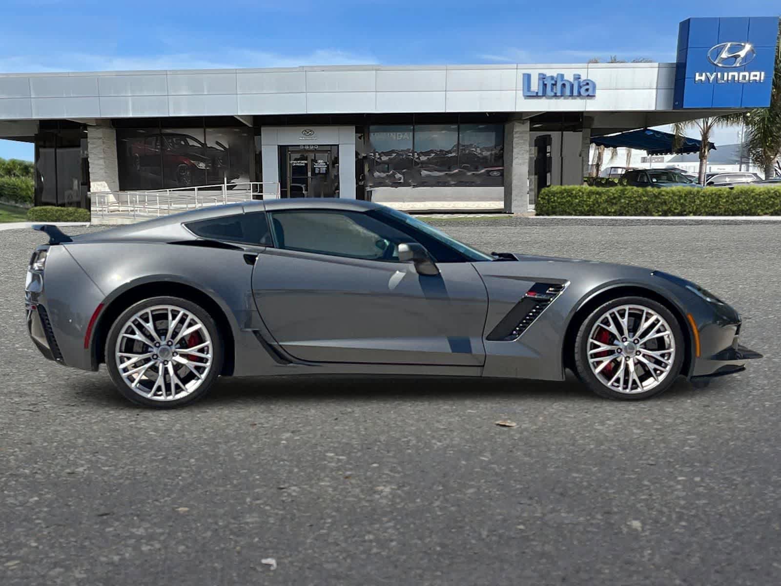 Used 2015 Chevrolet Corvette Z06 w/ 2LZ Preferred Equipment Group RWD image 9