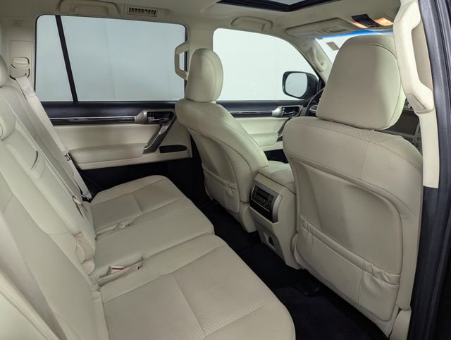 Used 2020 Lexus GX 460 Premium w/ Premium Package image 24
