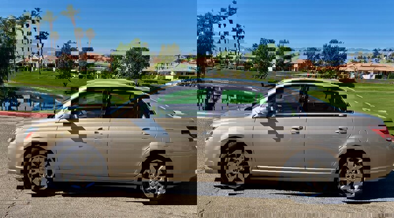 Used 2006 Toyota Avalon XLS FWD image 25