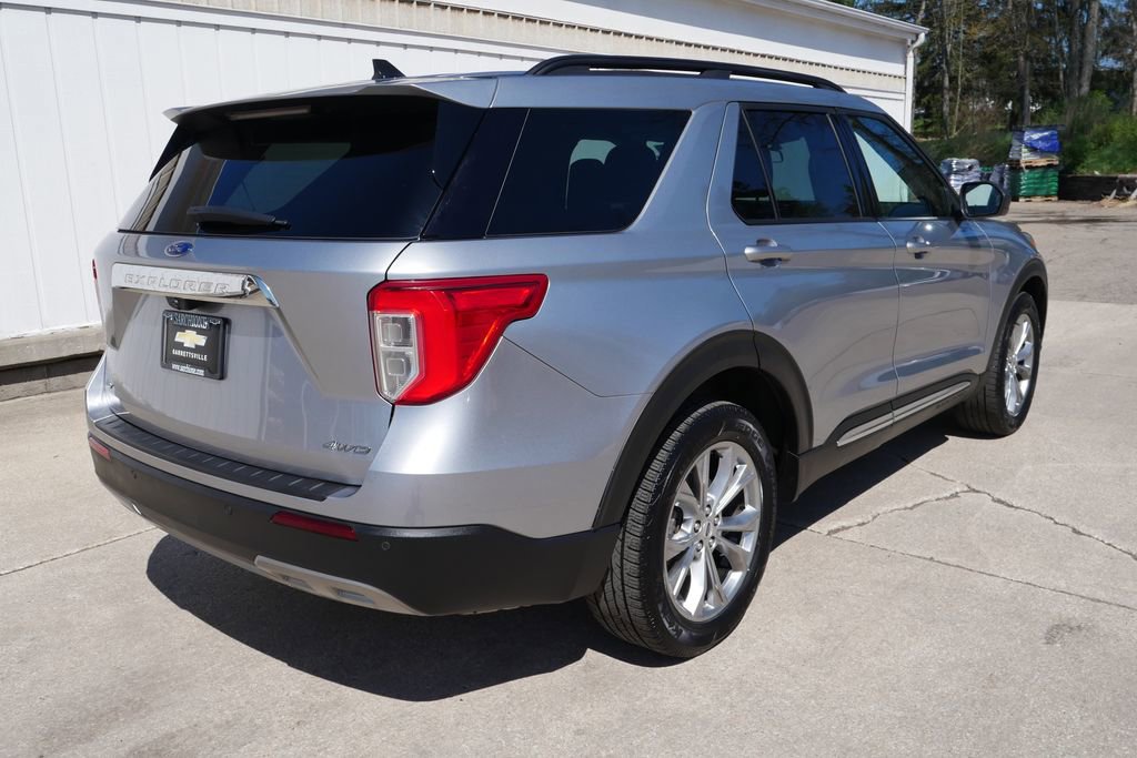 Used 2021 Ford Explorer XLT w/ Equipment Group 202A AWD/4WD image 7