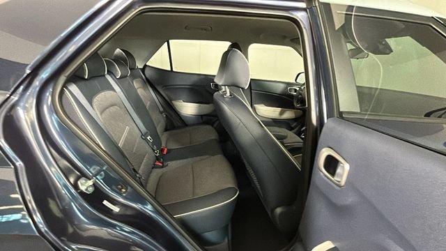 Used 2025 Hyundai Venue Limited FWD image 29