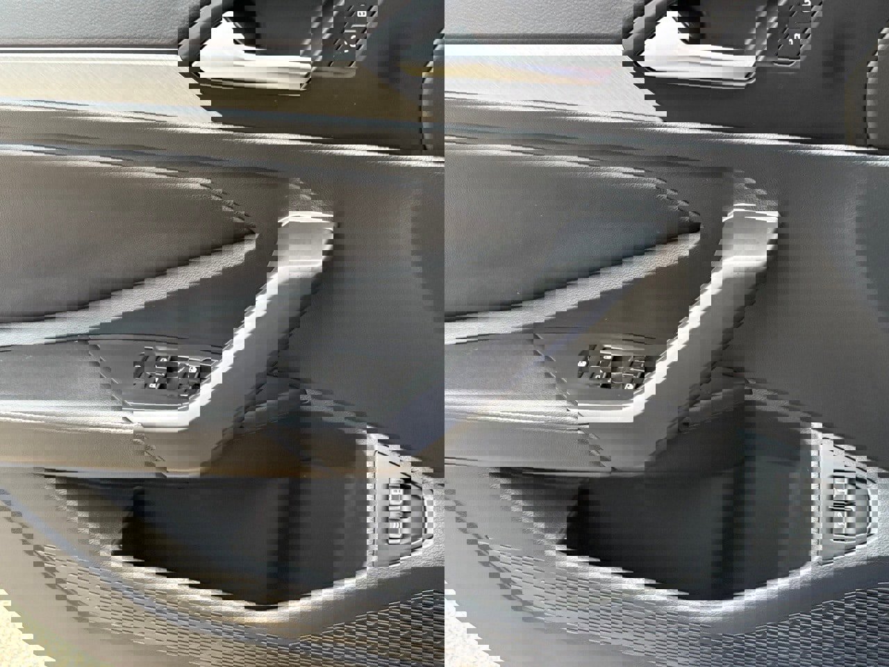 Used 2024 Volkswagen Jetta SE image 25