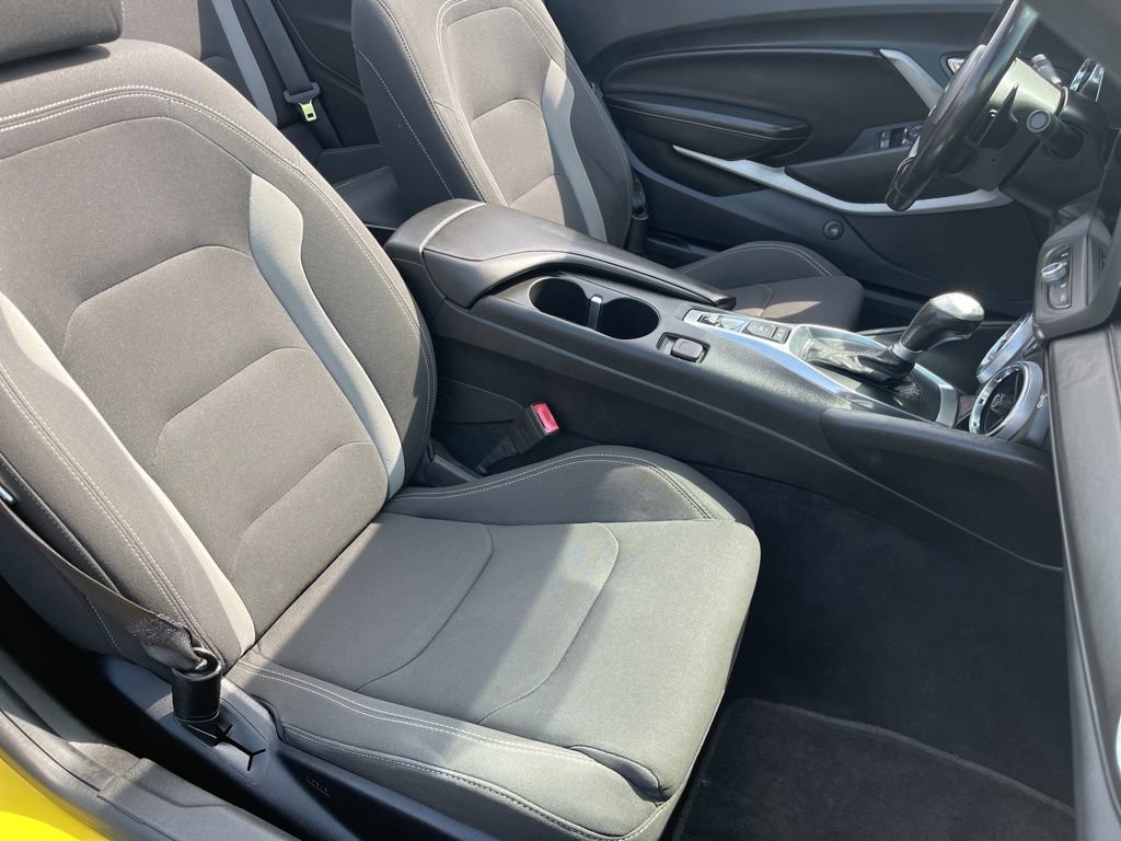 Used 2018 Chevrolet Camaro SS RWD image 16