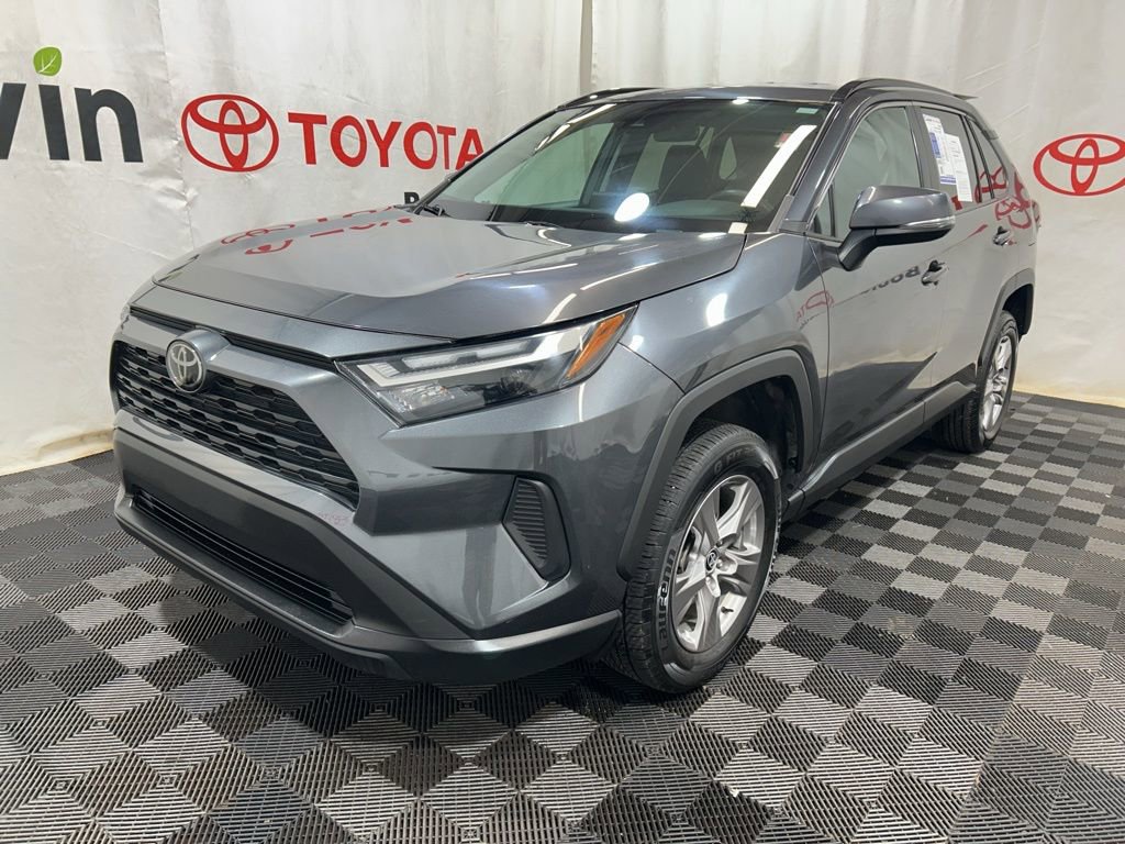 Used 2023 Toyota RAV4 XLE AWD/4WD image 3