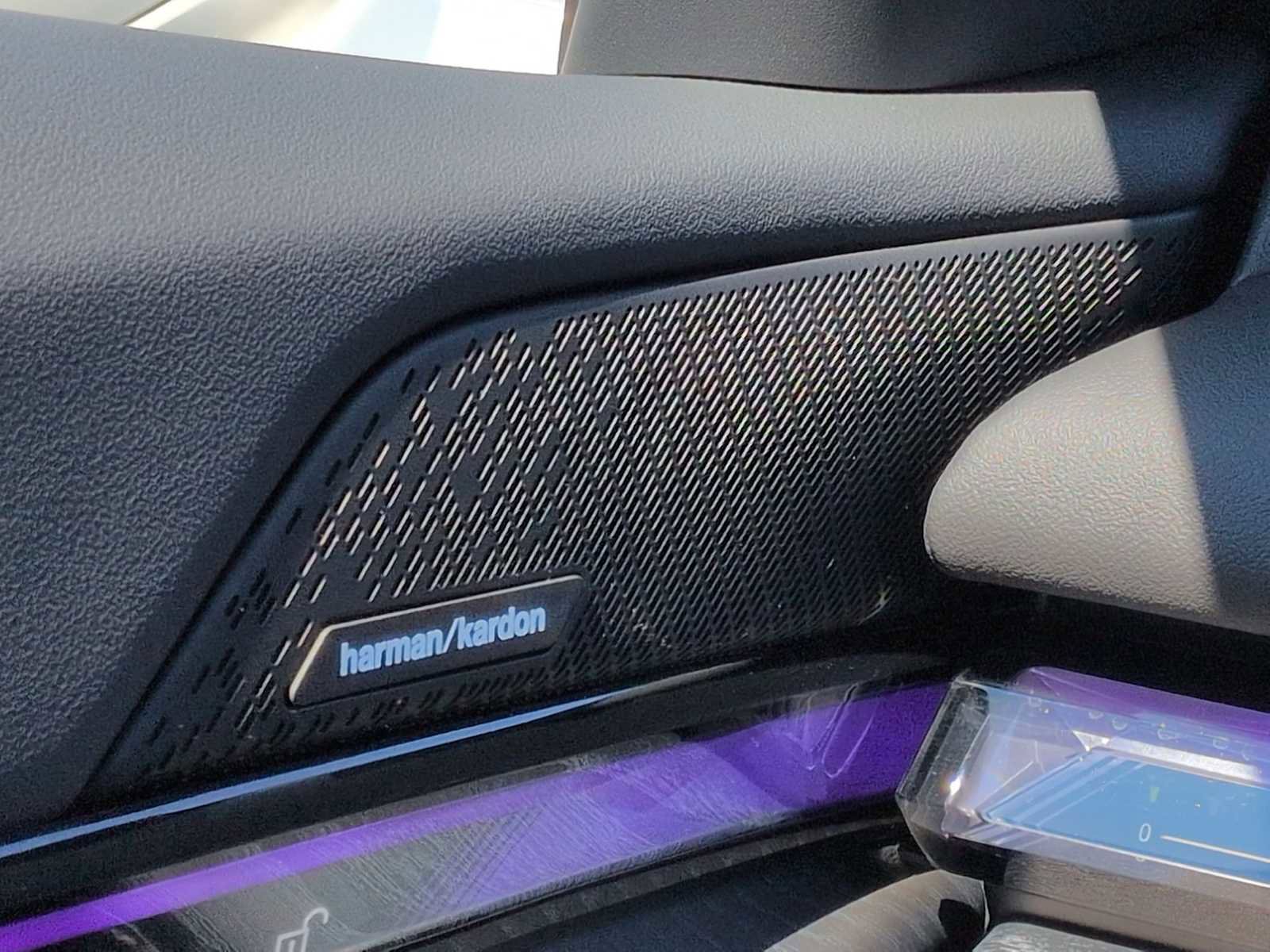 Used 2025 BMW i5 xDrive40 w/ Premium Package image 33