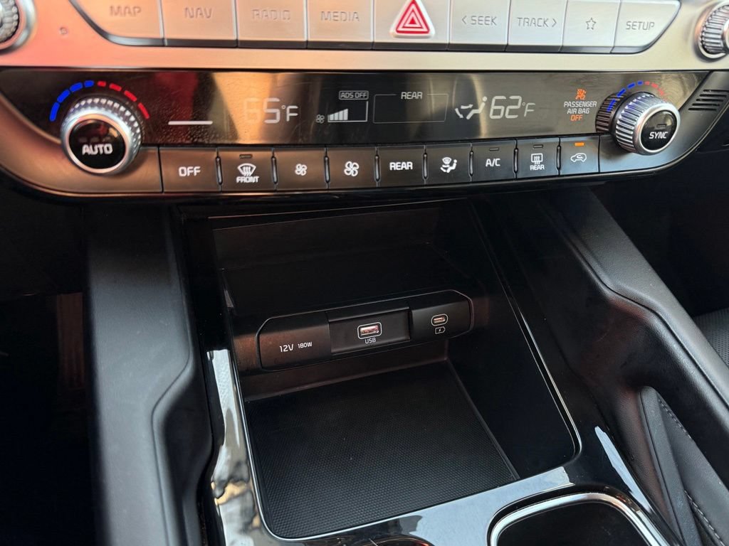 Used 2025 Kia Telluride LX FWD image 17