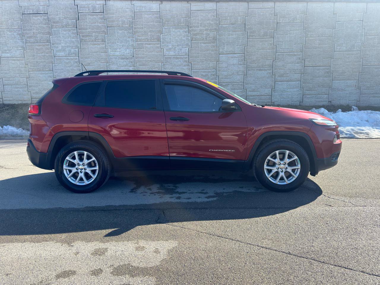 Used 2017 Jeep Cherokee Sport w/ Cold Weather Group image 2