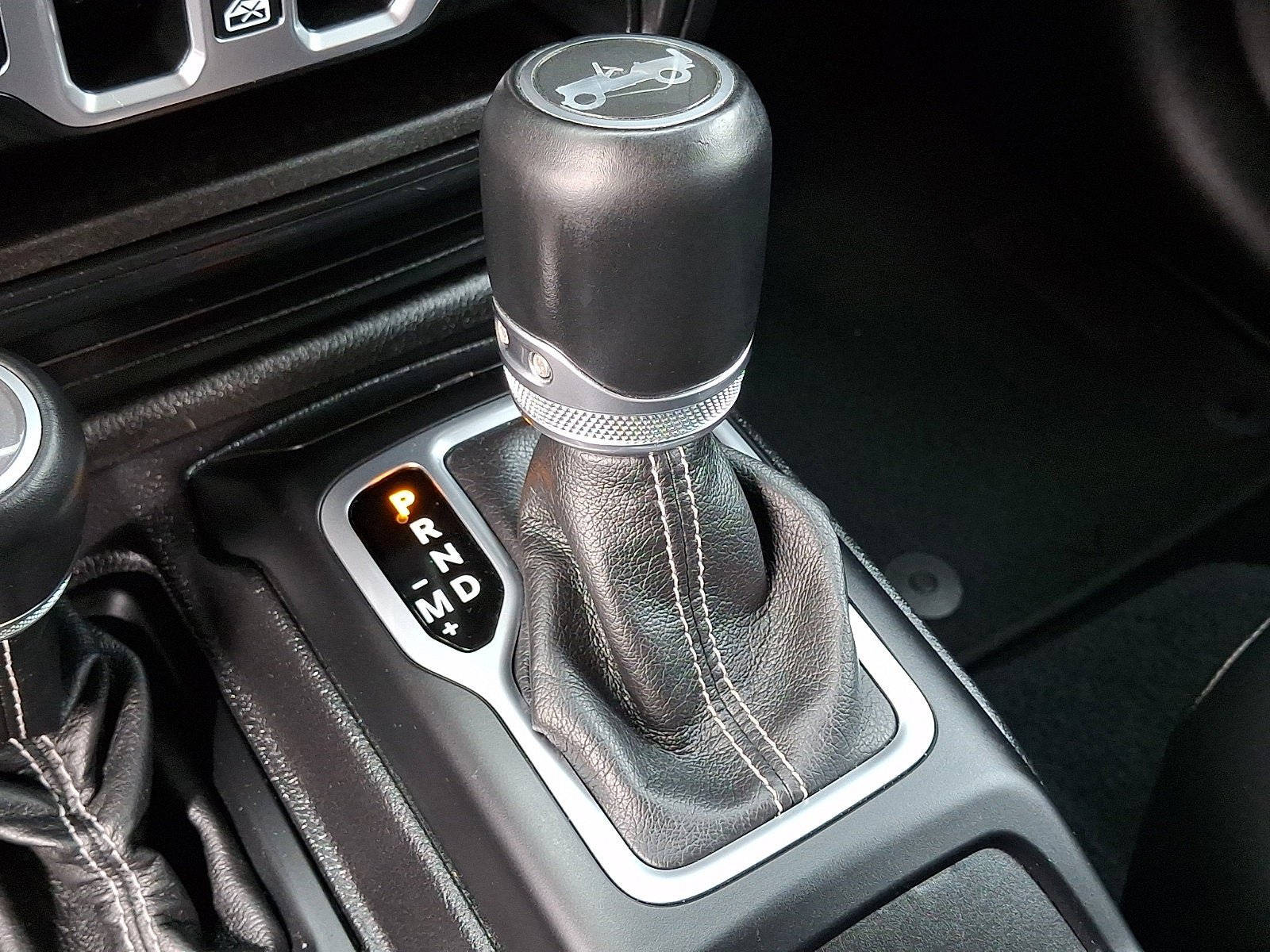 Used 2018 Jeep Wrangler Unlimited Sahara image 15