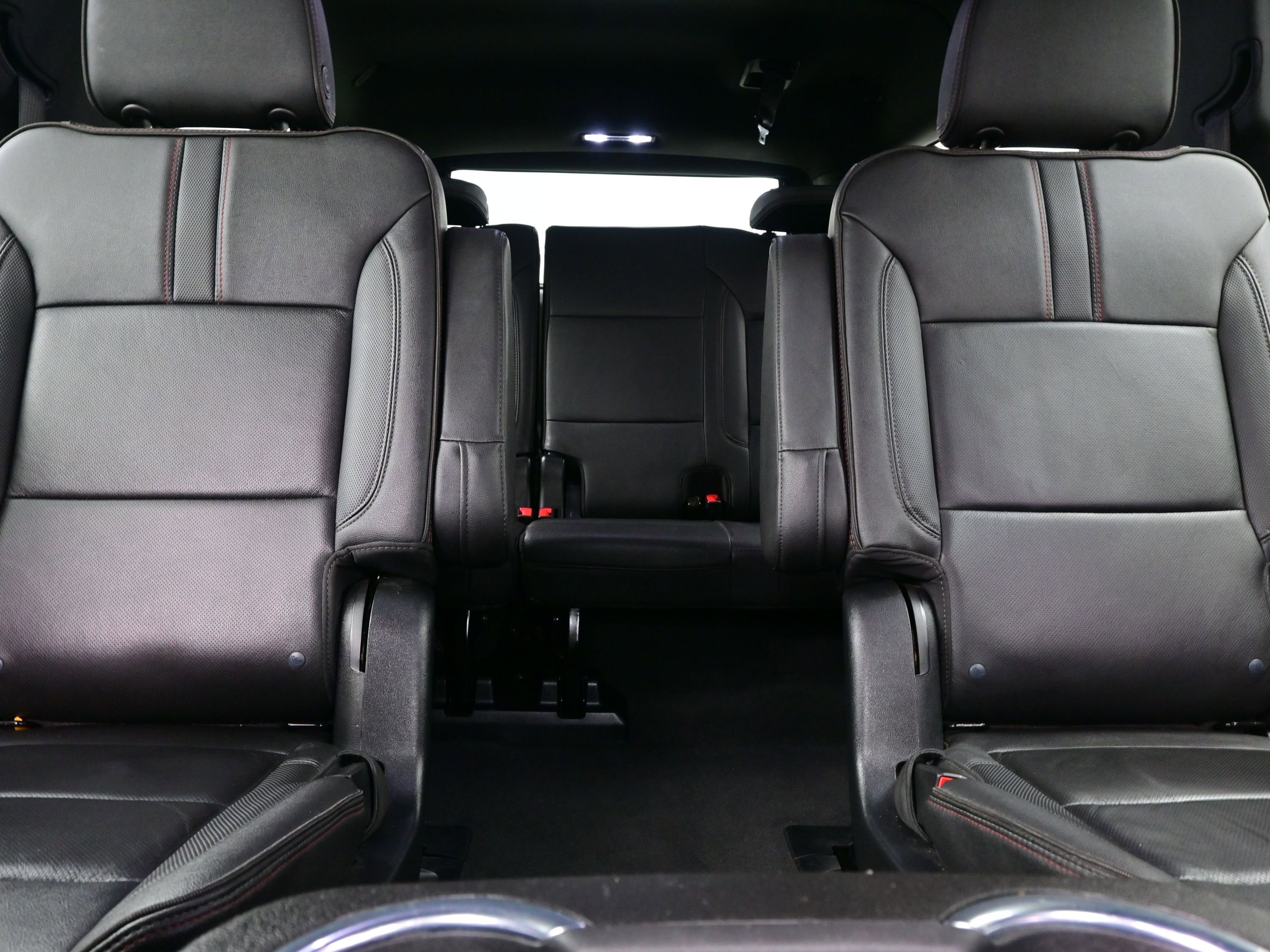 Used 2023 Chevrolet Suburban RST w/ Luxury Package image 17