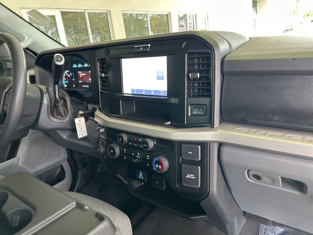 Used 2025 Ford F250 XLT image 25