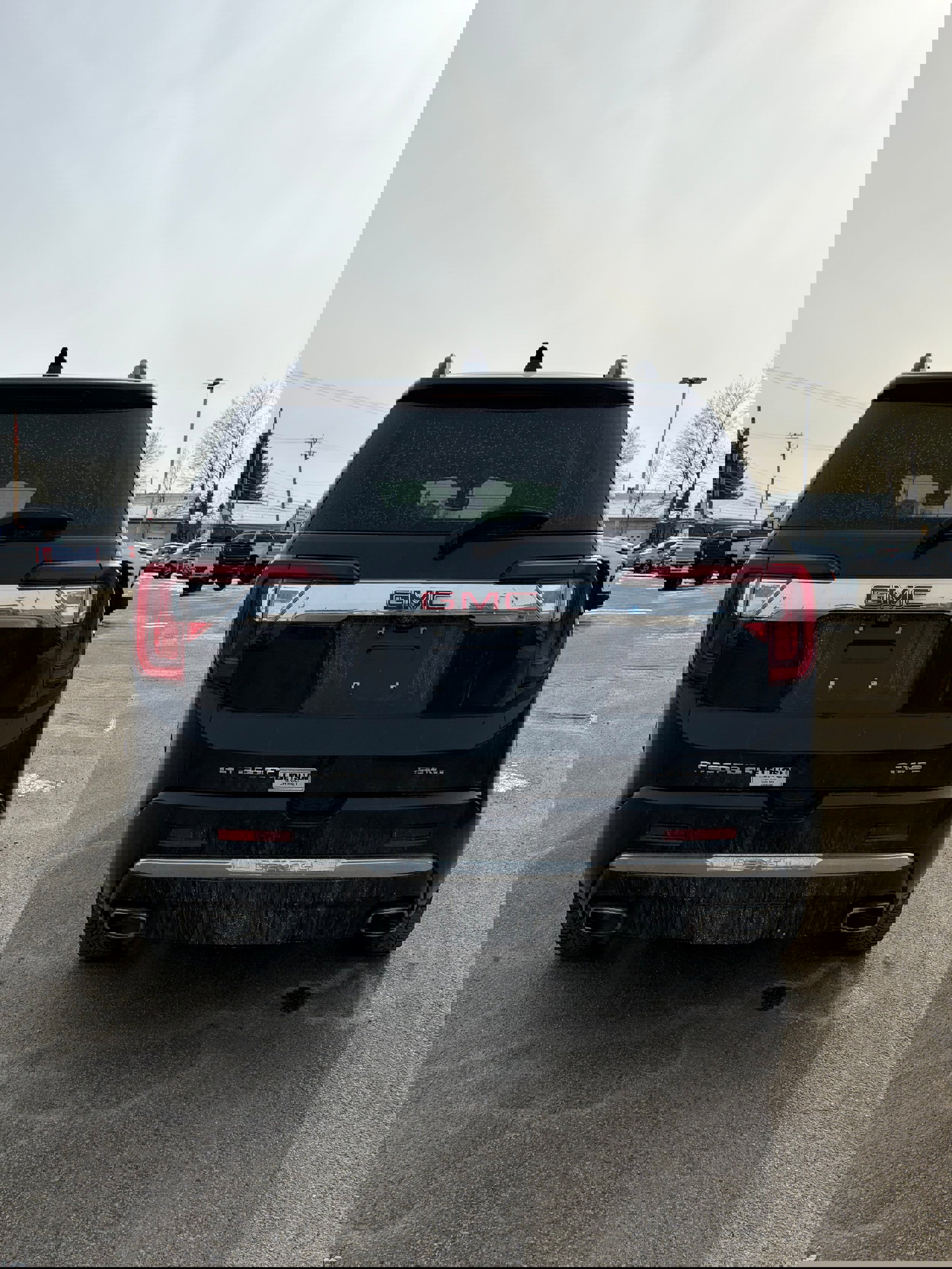 Used 2020 GMC Acadia Denali w/ Trailering Package image 4