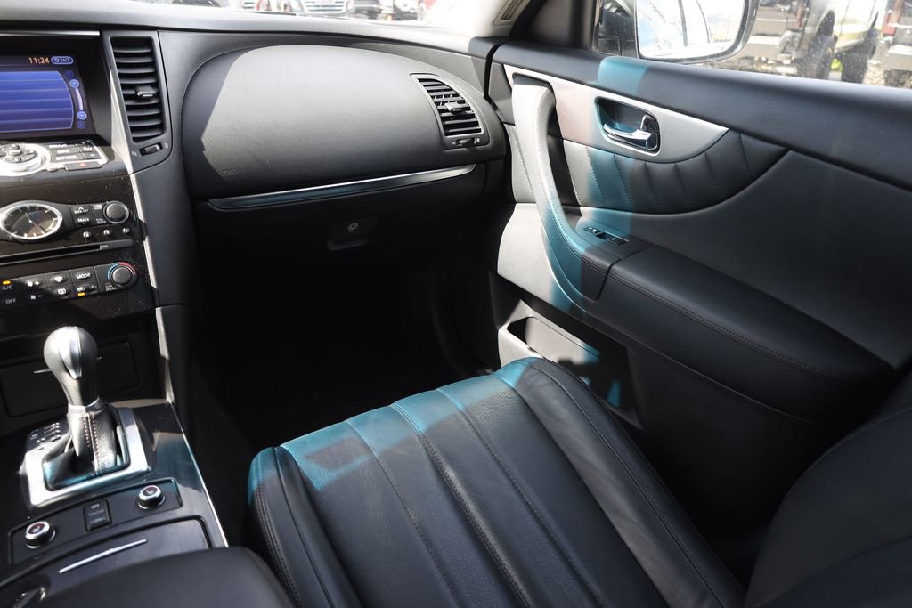 Used 2017 INFINITI QX70 AWD w/ Premium Package image 20