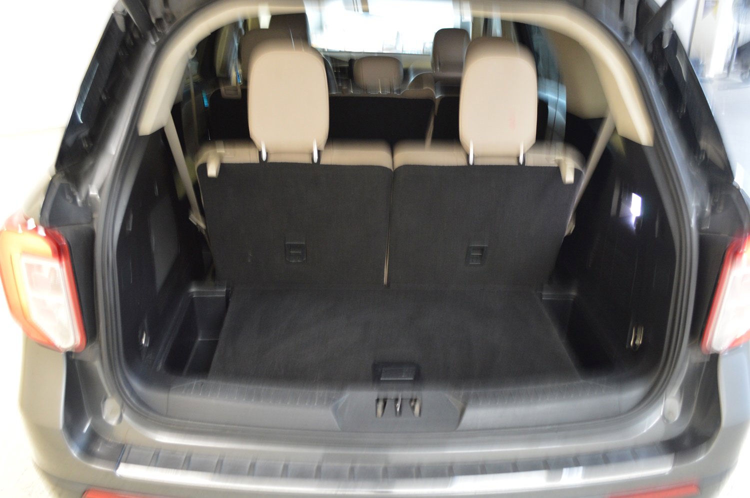 Used 2020 Ford Explorer Limited w/ Class III Trailer Tow Package image 14